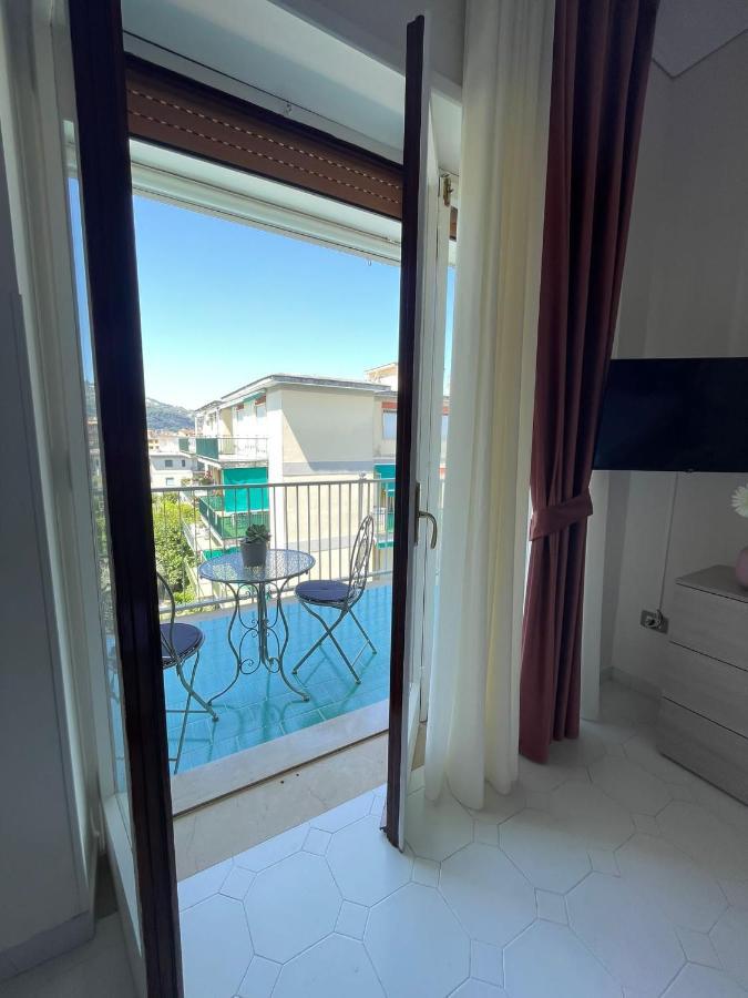 Appartamento Emy House Sorrento Esterno foto